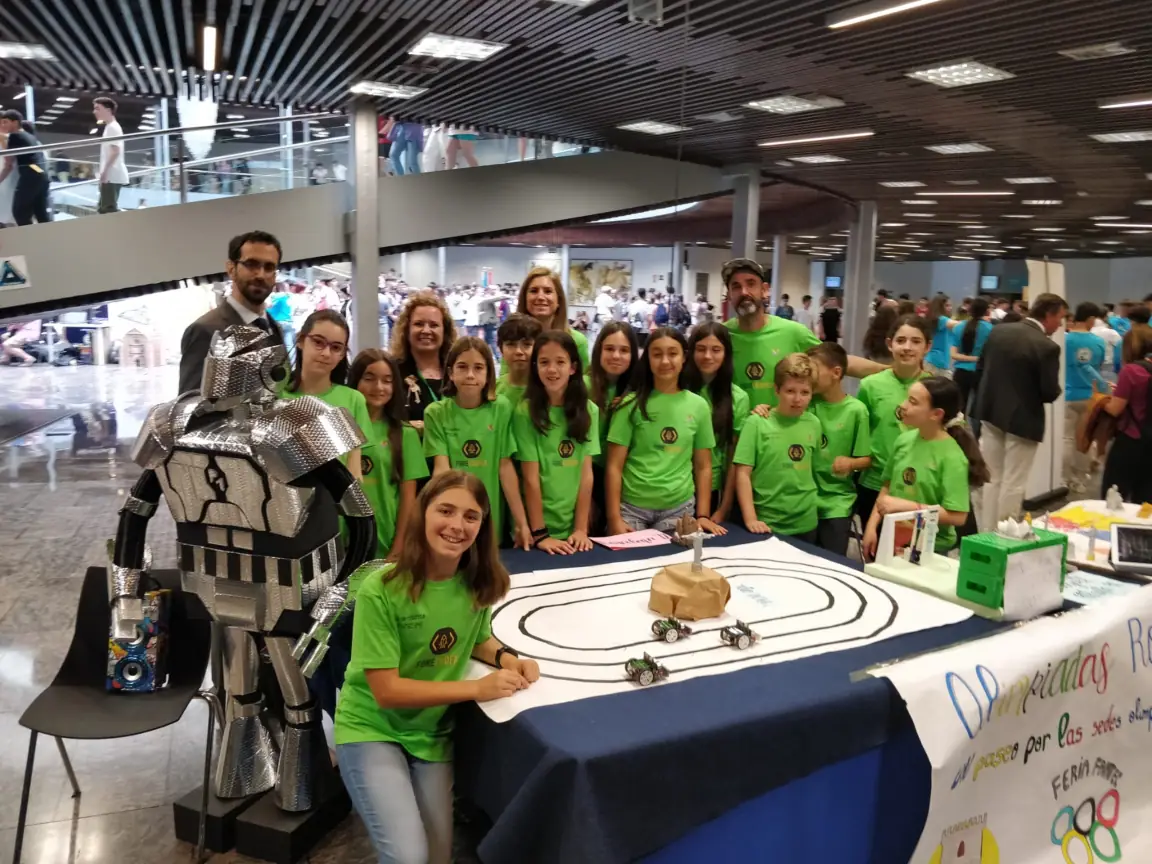 6th grade students from CEIP Los Manantiales won first prize at the Andalusian Technology Fair.